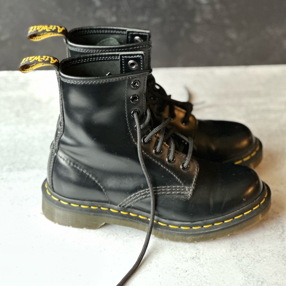 Dr. Martens 1460 Smooth Black Leather Boots EUC - Picture 8 of 9